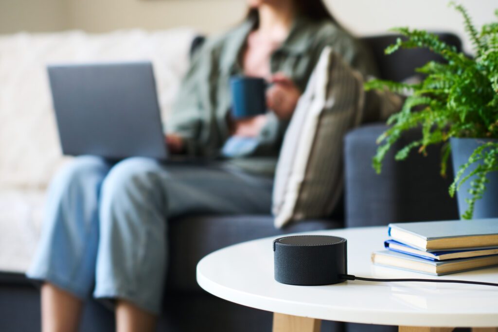 Diagram explaining how voice assistants work from wake word to response using AI